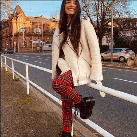 Zara Holiday‎ Red Plaid Mid Rise Stretch Legging Pants, Size Medium NWT - Picture 14 of 16